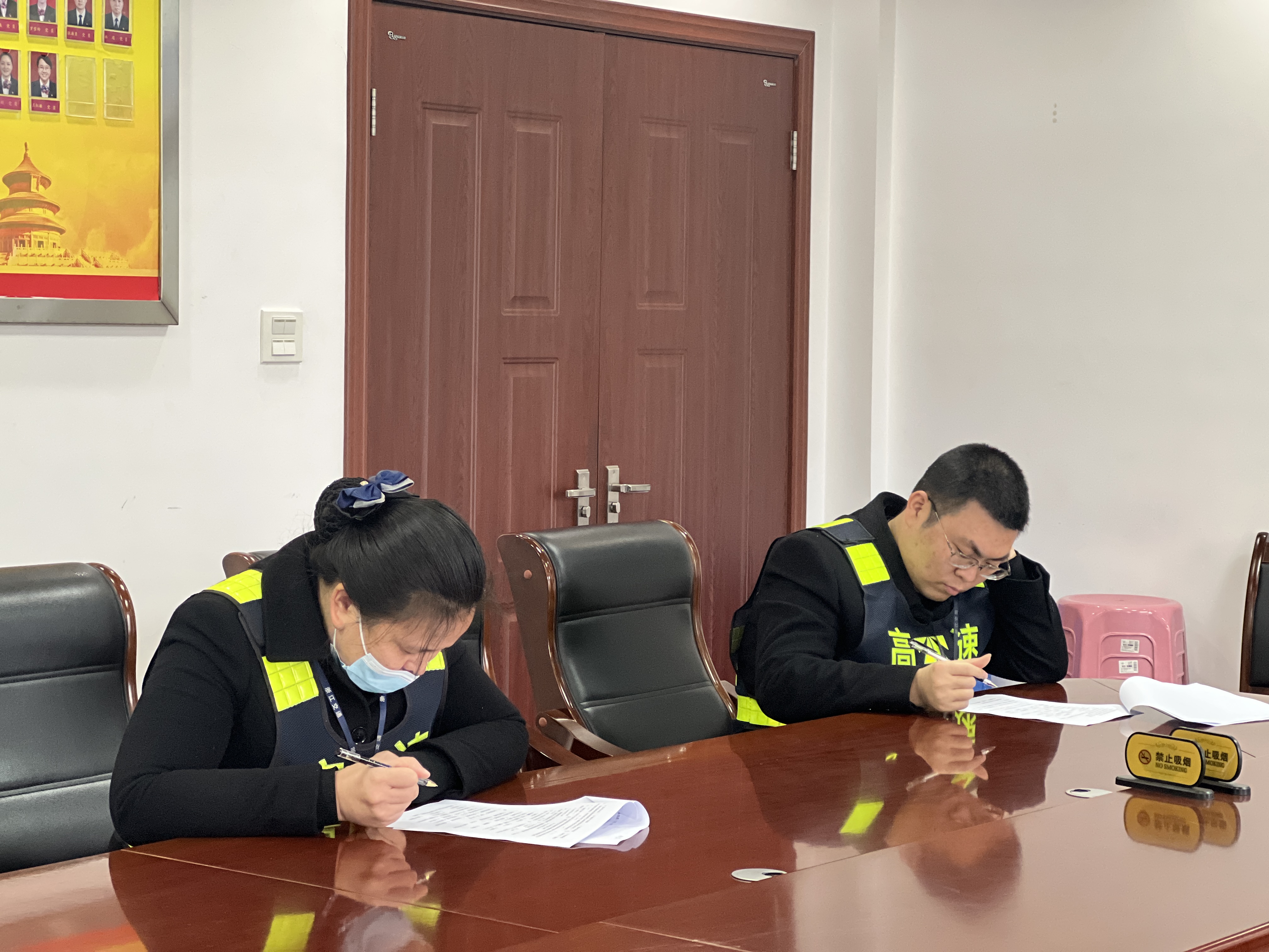1681238153282888.jpg 0230404 圖為業(yè)務(wù)考試現(xiàn)場(chǎng)  袁莉攝 (3).jpg